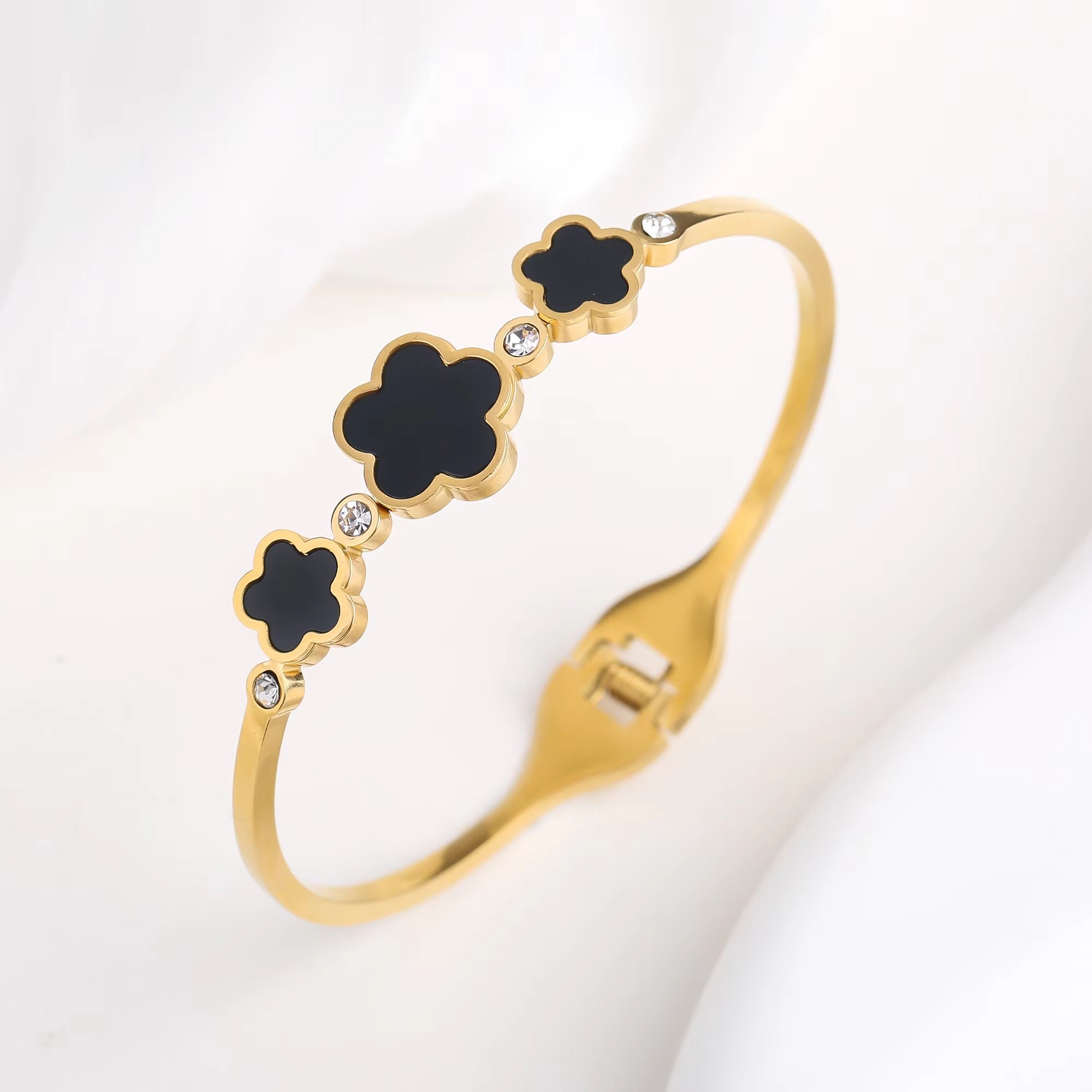 Three Leaf Flower Bangle